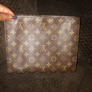 Louis Vuitton Pouche